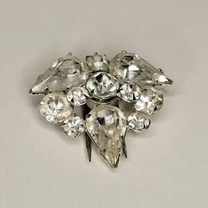 Vintage Glass Rhinestone Silver Tone Fur Clip